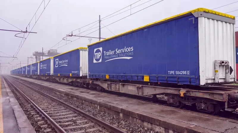 Semi-remorques P400 sur wagons poches